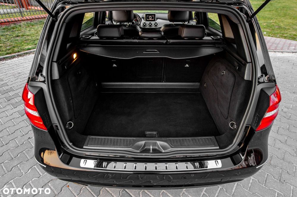 Mercedes-Benz Klasa B 200 UrbanStyle Edition - 36
