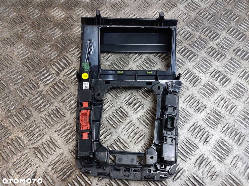 RAMKA KONSOLI ŚRODKOWA PASSAT B8 LIFT 3G1864263A 3G8035726A 3G1864263 - 3