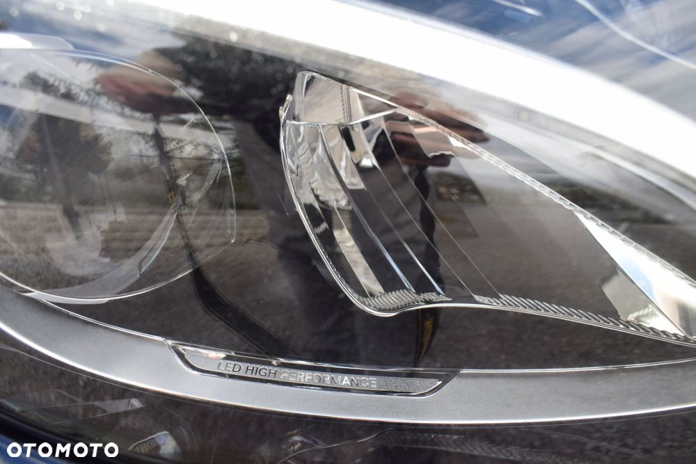 Mercedes-Benz Klasa C 400 4Matic 9G-TRONIC Exclusive - 6