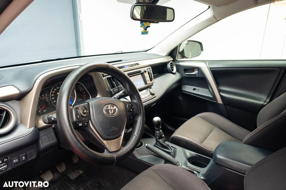 Toyota RAV4 2.0 D-4D 2WD Comfort - 14