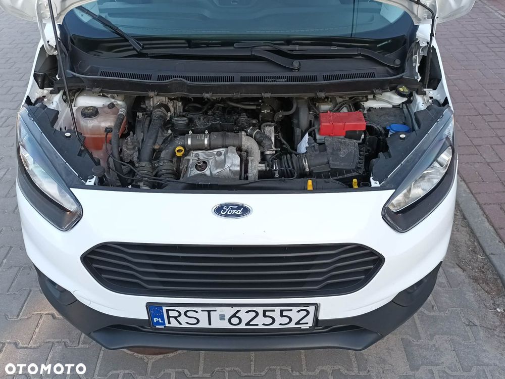 Ford Transit Courier - 3