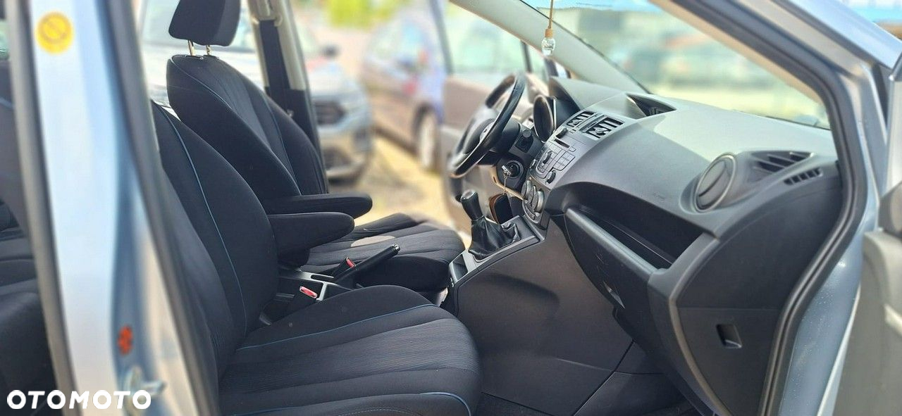 Mazda 5 - 11