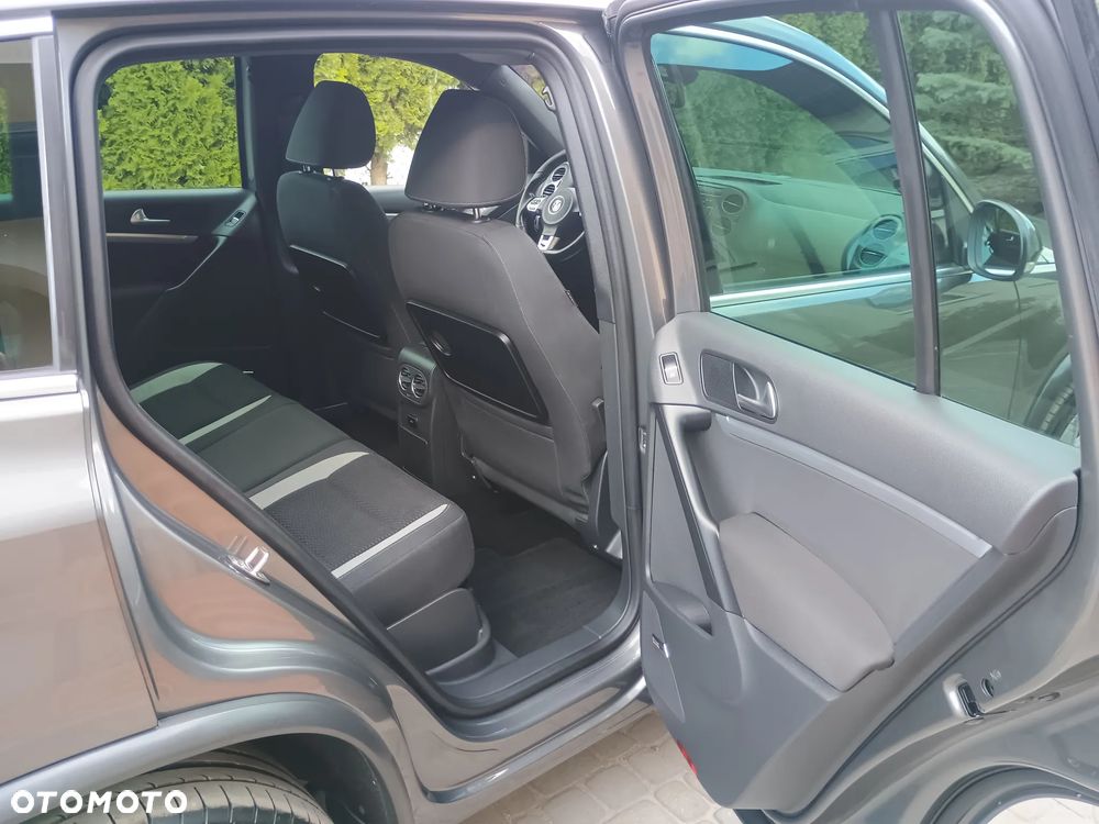 Volkswagen Tiguan 2.0 TDI 4Mot Perfectline R-Style DSG - 29