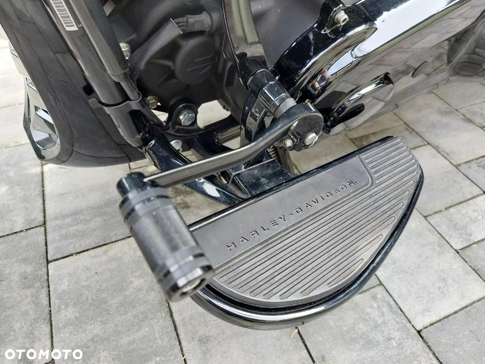 Harley-Davidson Softail Heritage Classic - 16