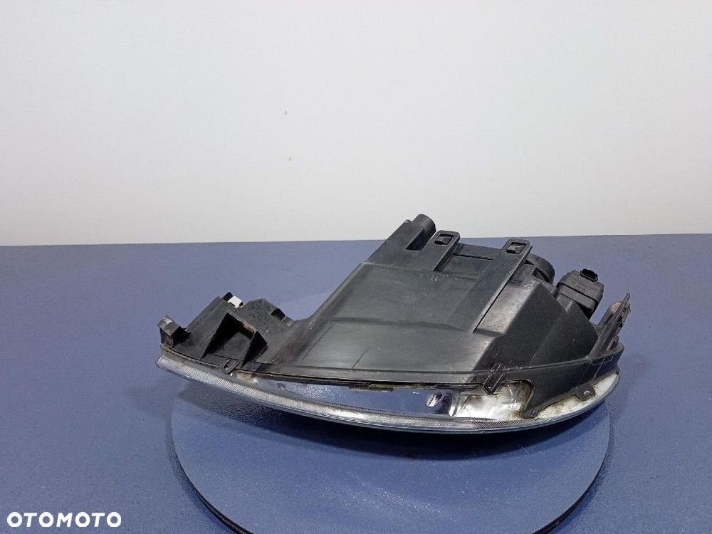 PEUGEOT 206  REFLEKTOR PRAWY PRZEDNI PRZÓD EU 89002772 - 3