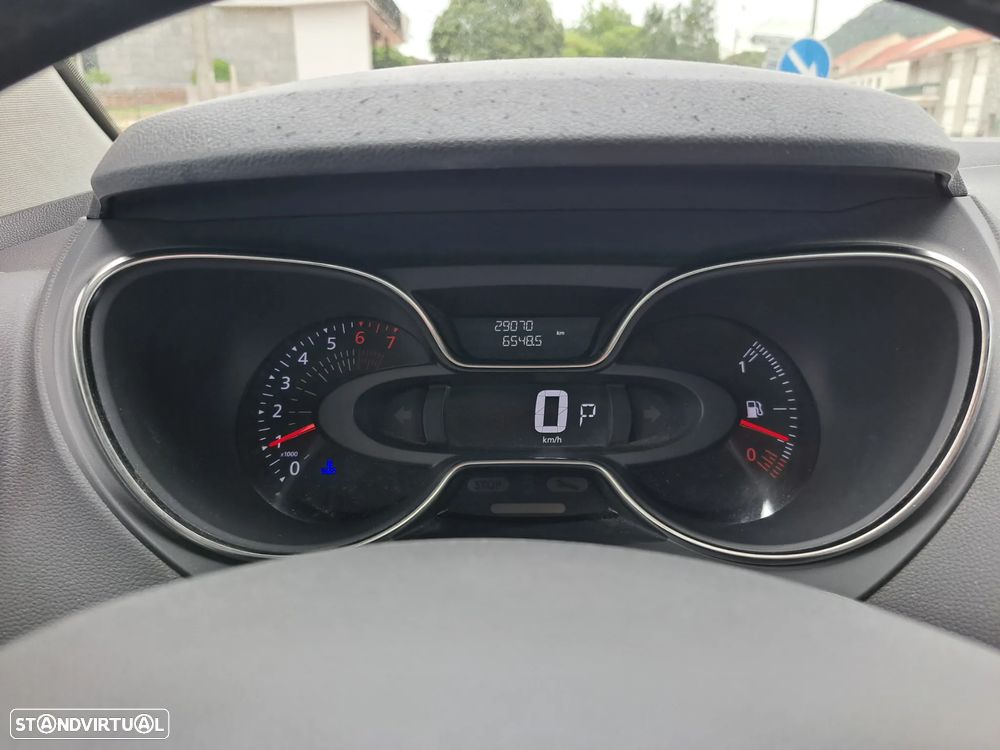 Renault Captur TCe 150 EDC GPF INTENS - 17