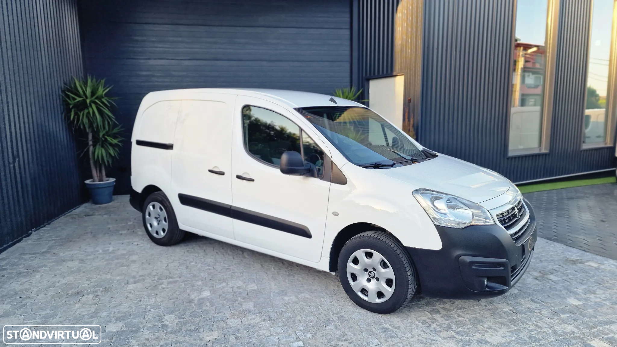 Peugeot PARTNER 1,6 HDI PREMIUM 100CV 3 LUG GPS - 8