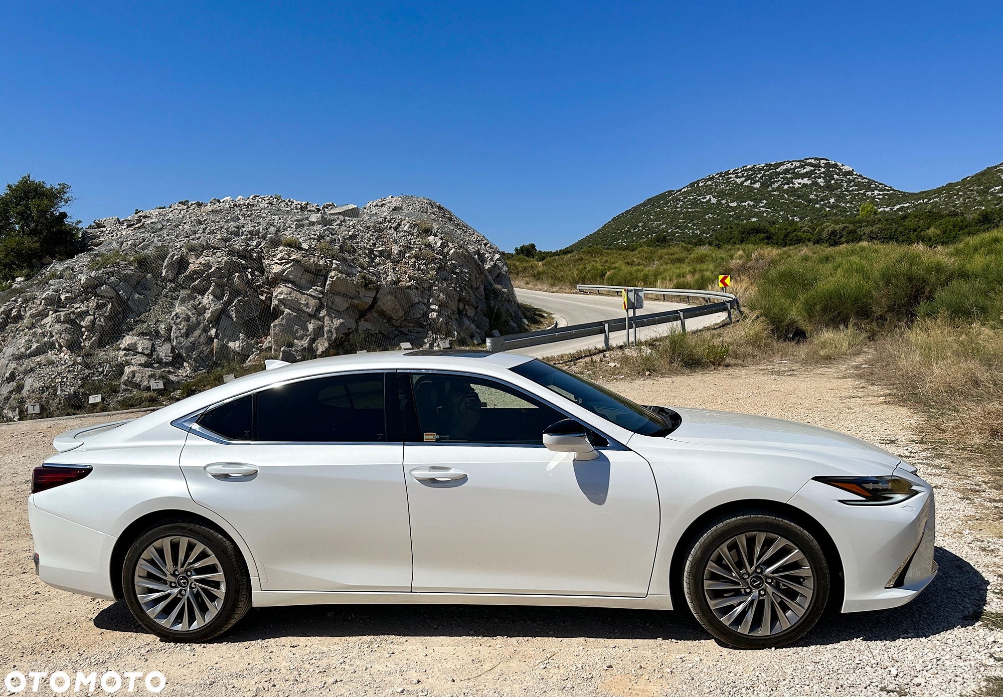 Lexus ES 300h Prestige - 1