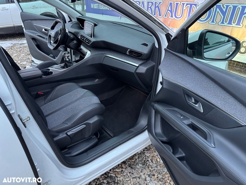 Peugeot 3008 1.2 PureTech Turbo S&S GT-Line - 22