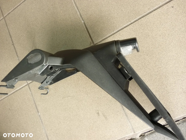 Błotnik tył mocowanie tablicy rejestracyjnej Kawasaki Z 750 rok 2007-2010