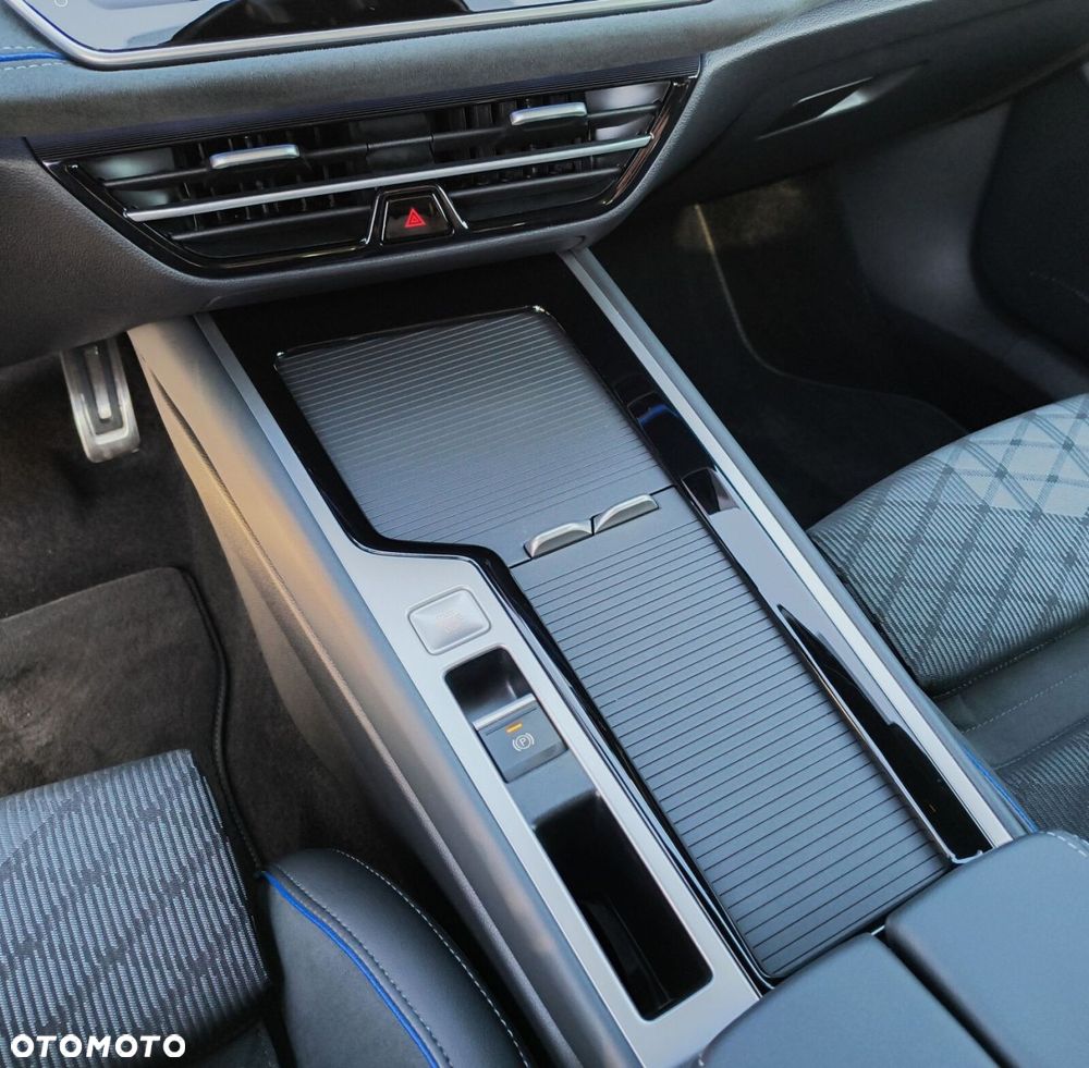 Volkswagen Passat - 24