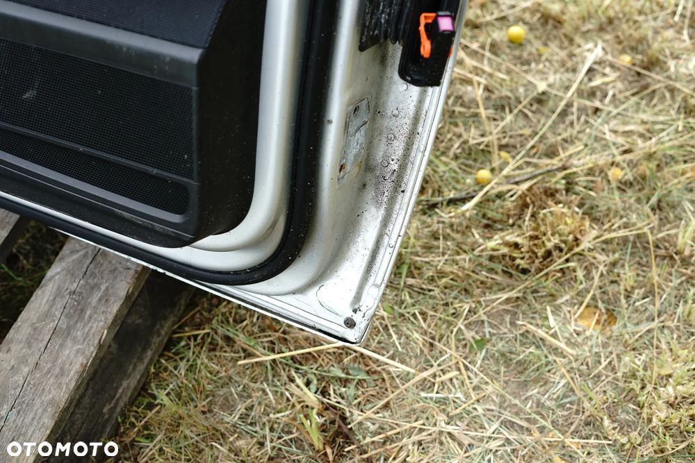 Drzwi przód przednie prawe VW Passat B7 Sedan LA7W - 13