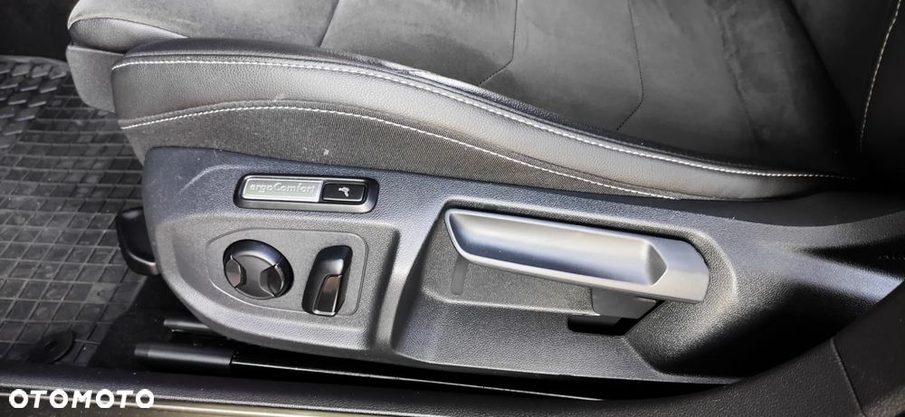 Volkswagen Arteon 2.0 TDI SCR DSG R-Line - 20