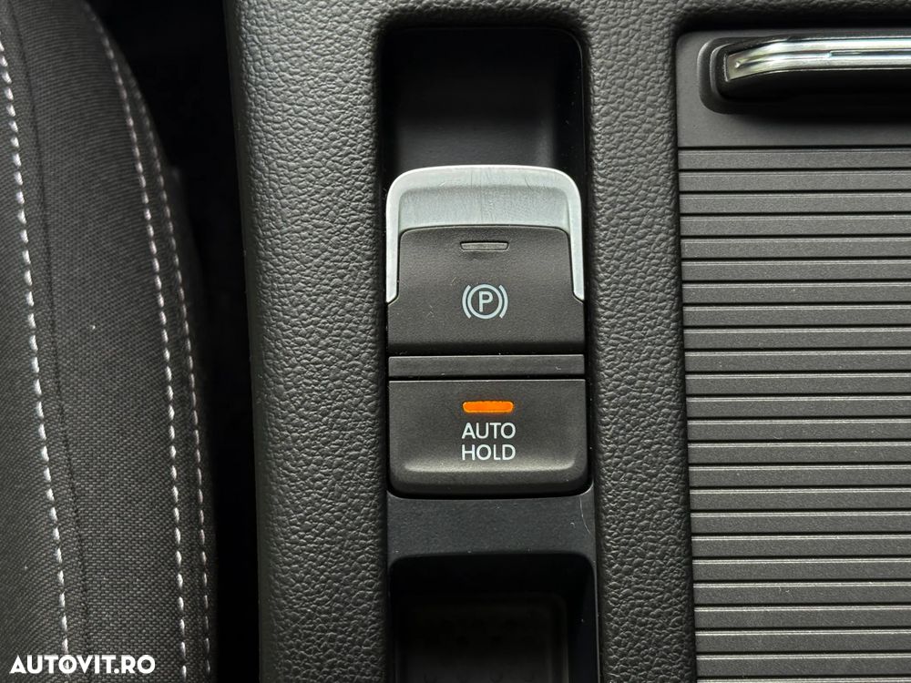 Volkswagen Passat 1.6 TDI SCR DSG Business - 25