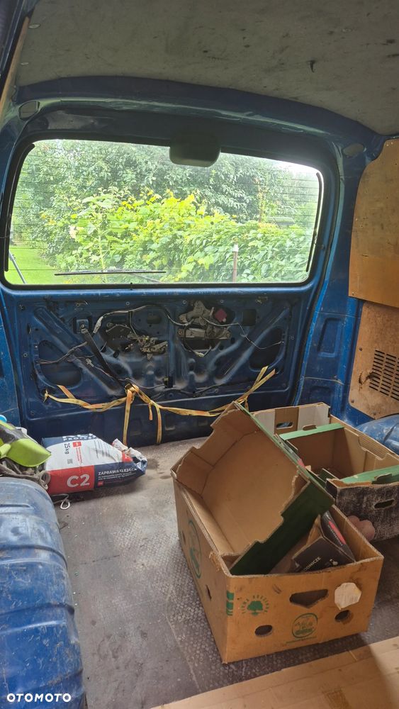 Toyota HIACE - 10