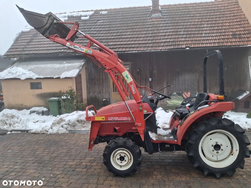 Mitsubishi Mt165 - 8