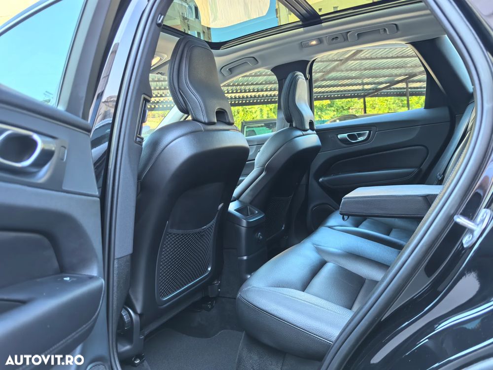 Volvo XC 60 T6 AWD Recharge Plus Dark - 16