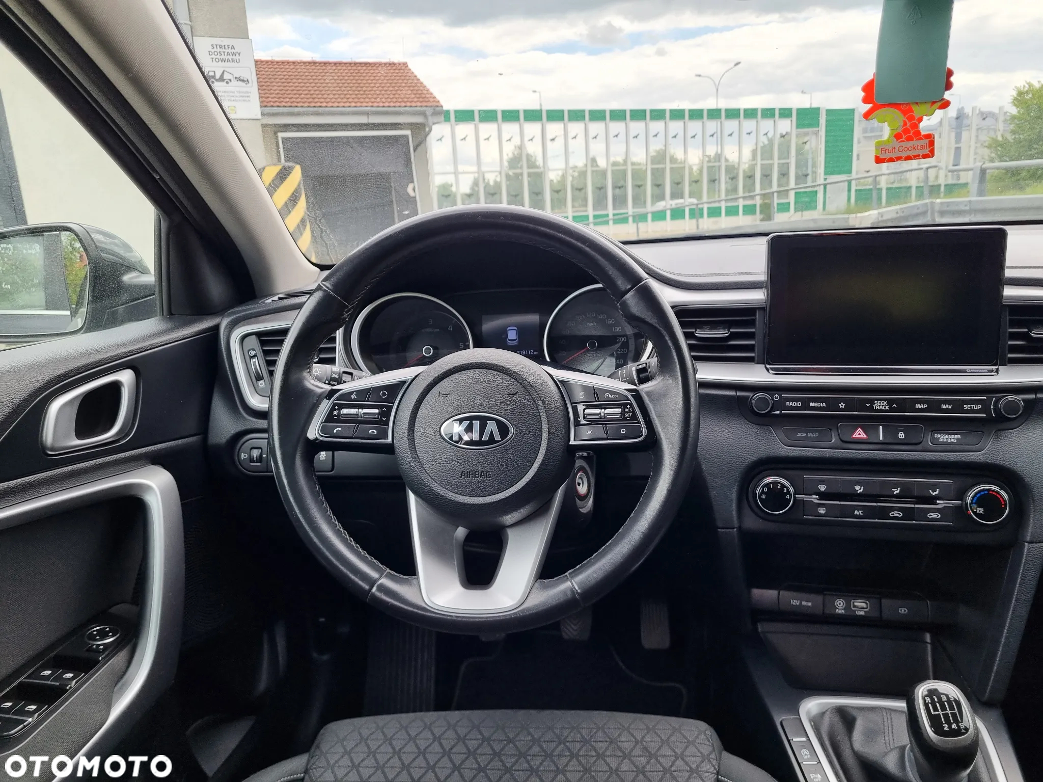 Kia Ceed - 11