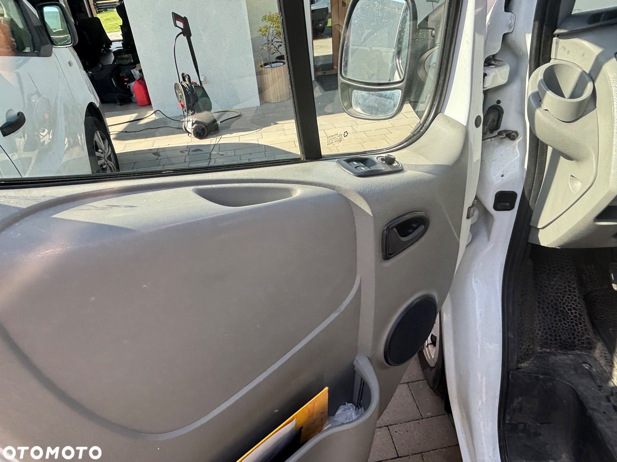 Renault Trafic 2.0 dCi 115 Combi L2H1 - 4