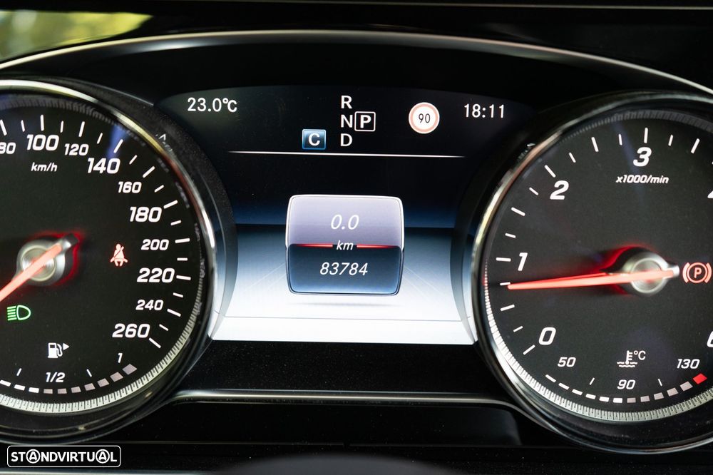 Mercedes-Benz E 220 d Cabrio 9G-Tronic AMG Line - 7