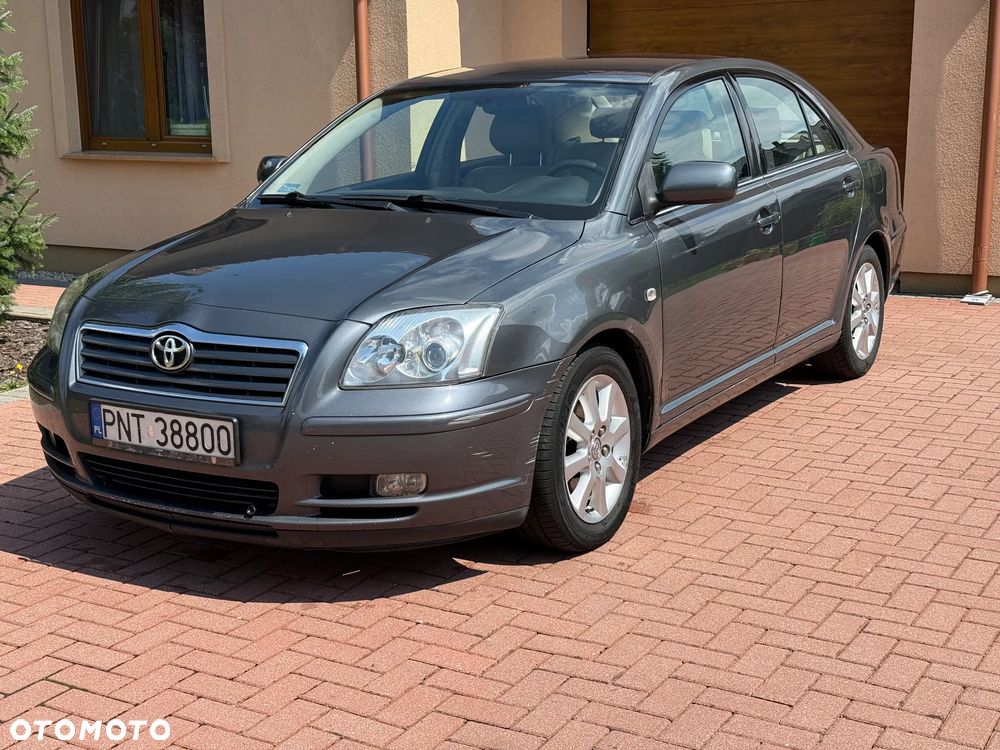 Toyota Avensis 2.2 D-CAT Sol - 1