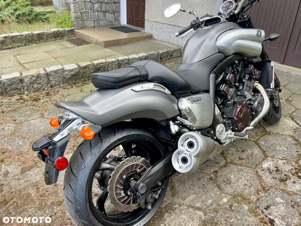Yamaha V-MAX - 3