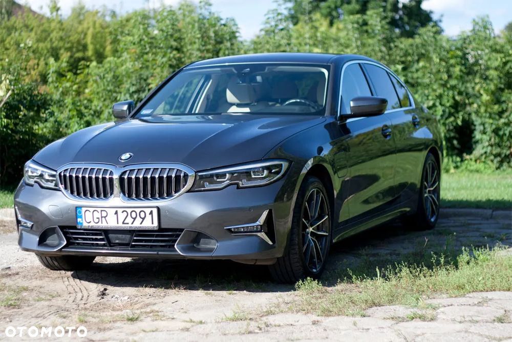 BMW Seria 3 330e Luxury Line - 3
