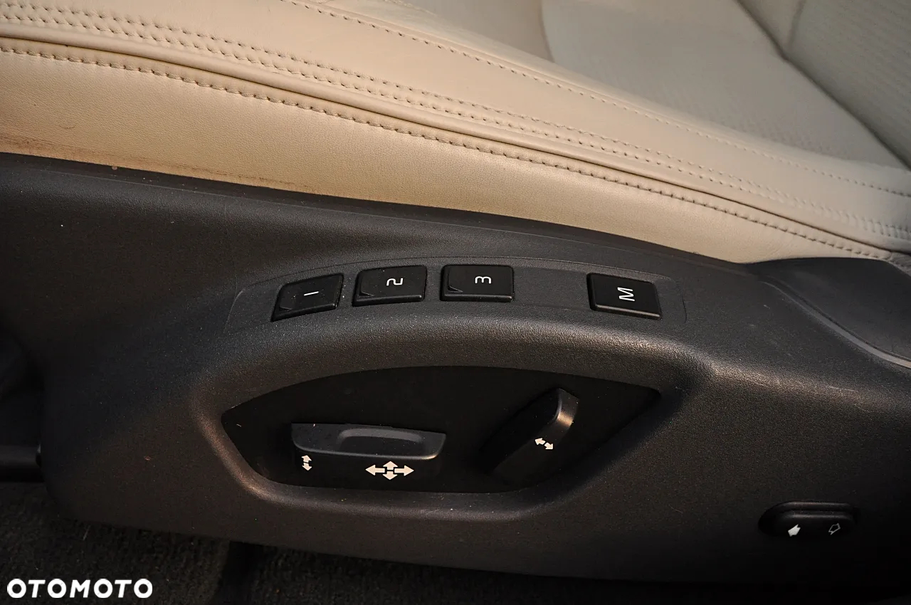 Volvo XC 60 D4 Inscription - 17