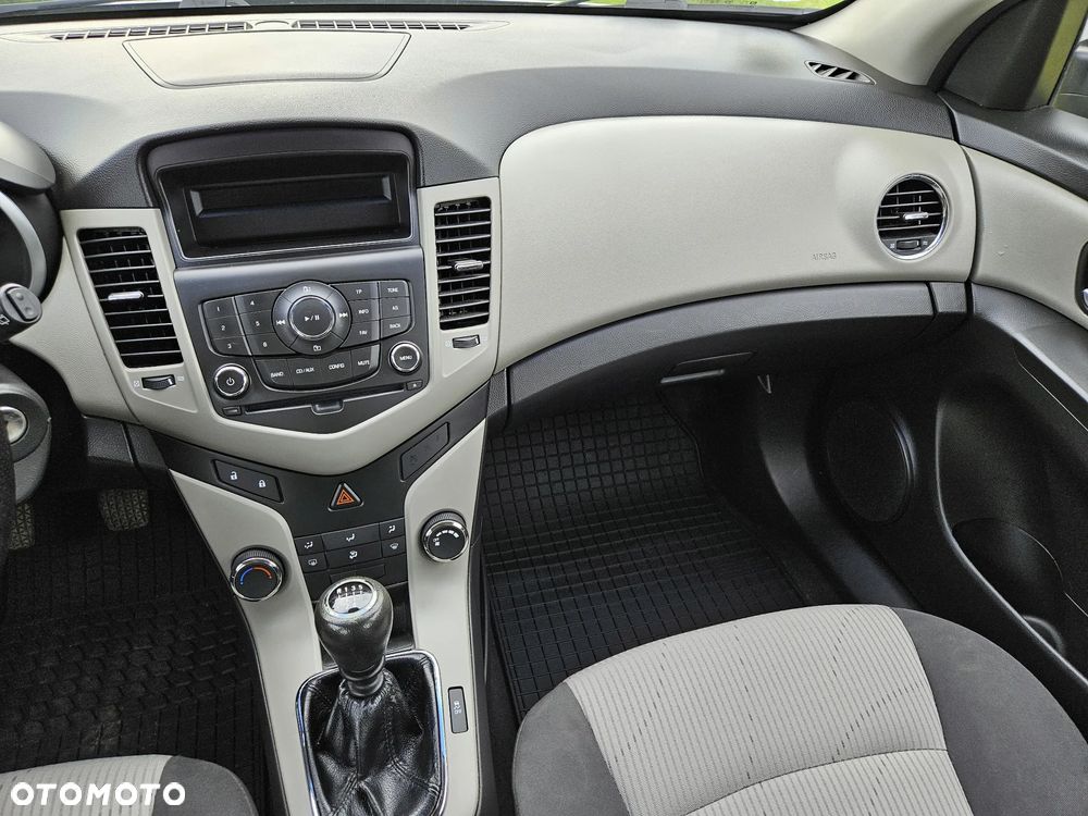 Chevrolet Cruze - 19
