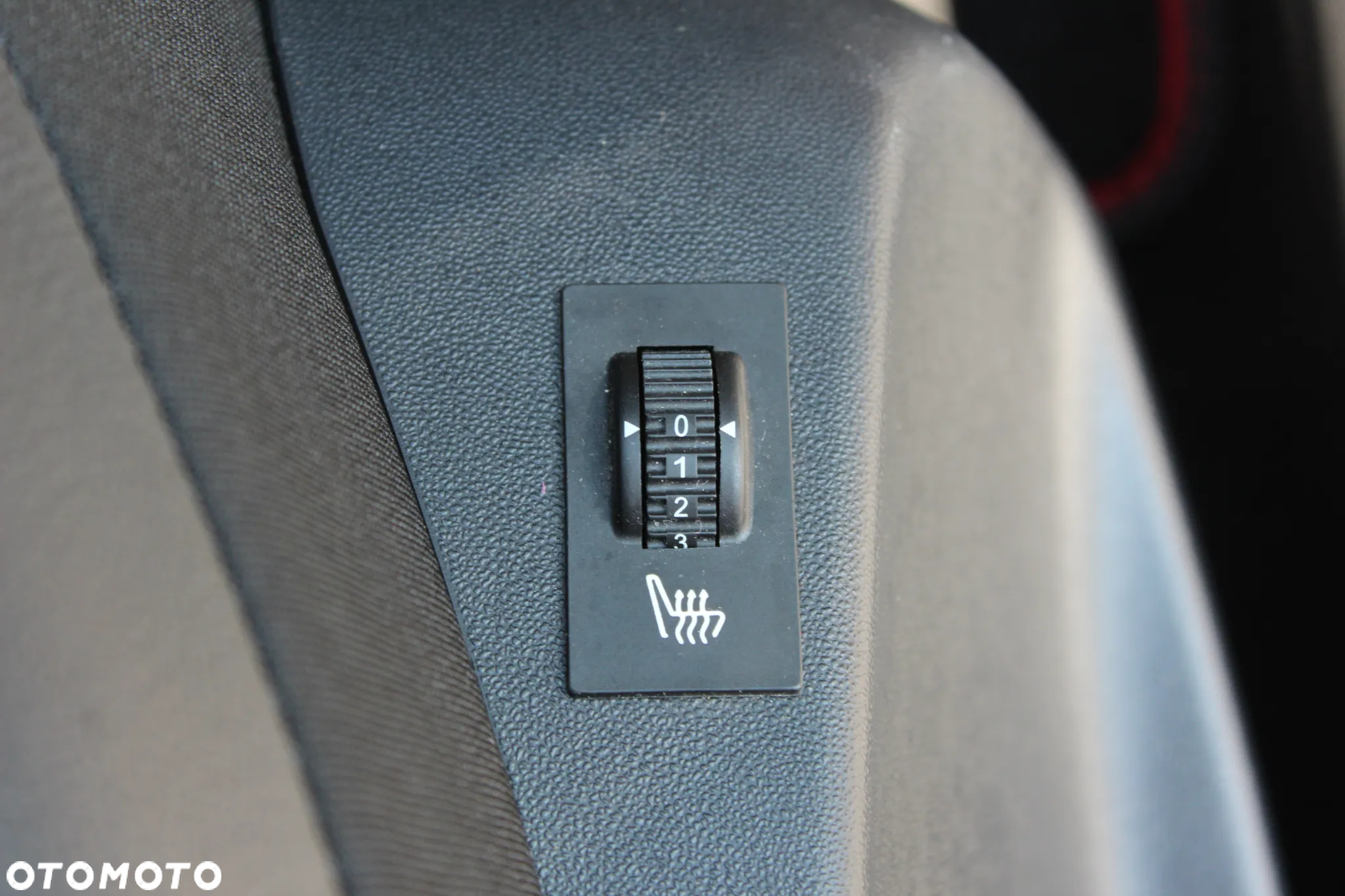 Peugeot 2008 1.2 Pure Tech Allure S&S EAT6 - 9