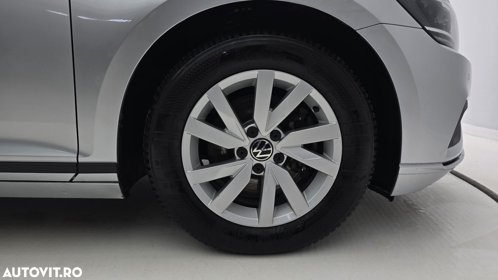 Volkswagen Passat 2.0 TDI DSG Advance - 23