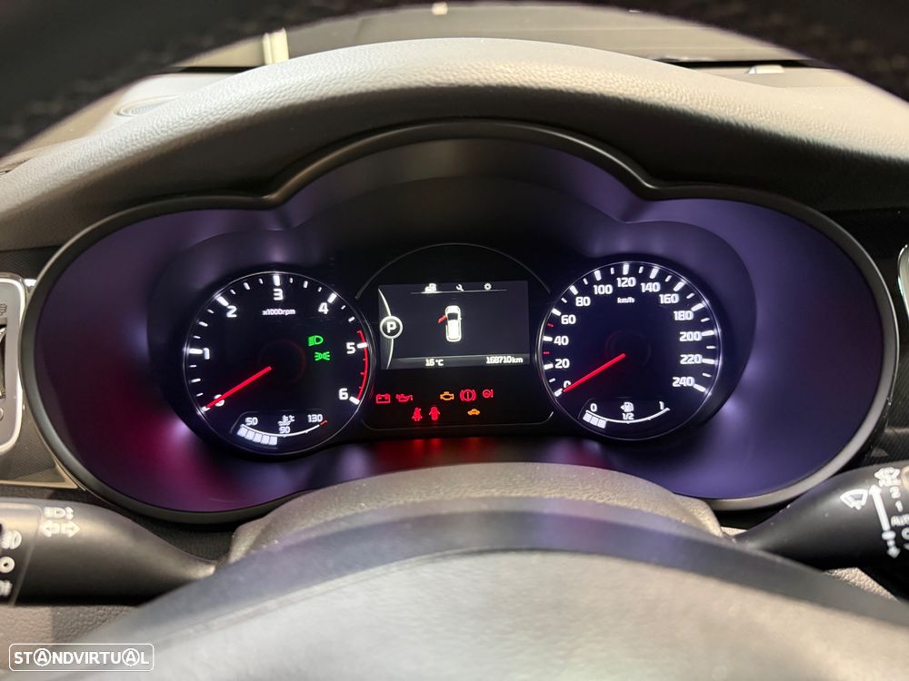Kia Carens 1.7 CRDi ISG TX 7DCT - 19