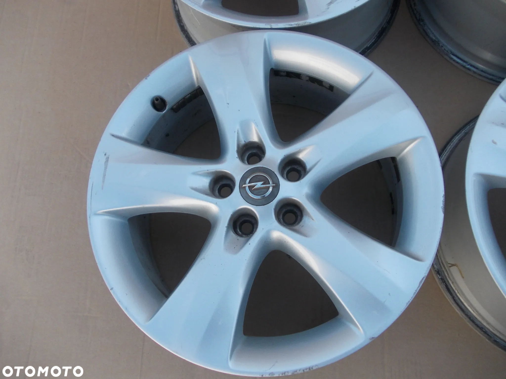 Felgi aluminiowa Opel Astra J Mokka 8J R17 Et 42 - 5