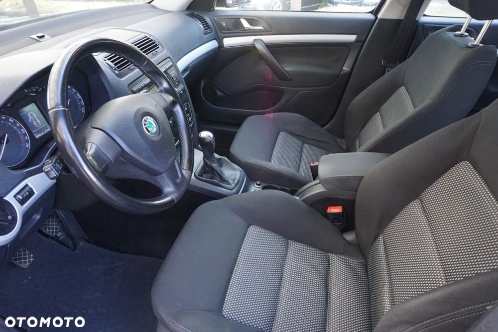 Skoda Octavia 1.8 TSI Ambiente - 8