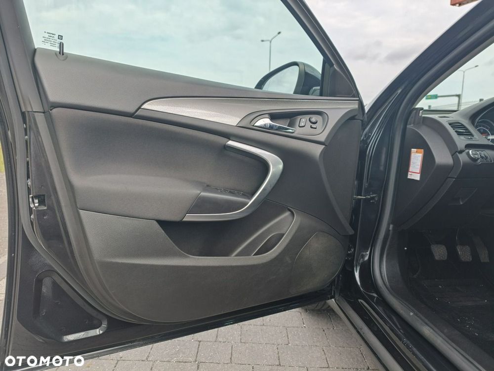 Opel Insignia - 25
