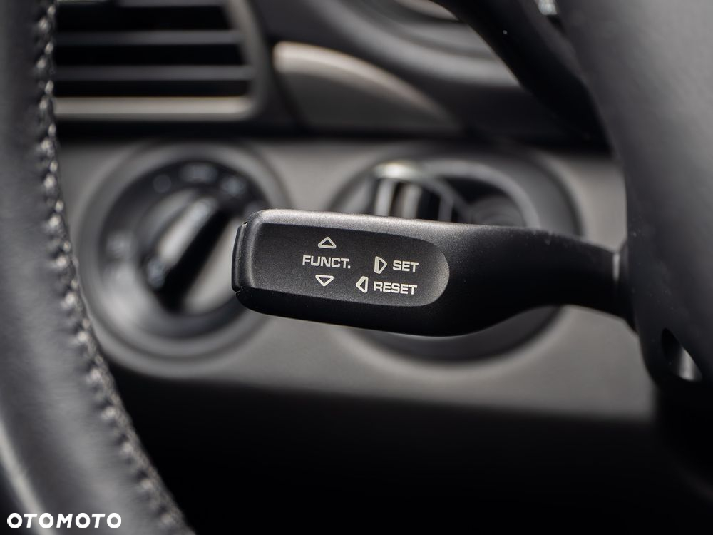 Porsche 911 Carrera Tiptronic S - 27