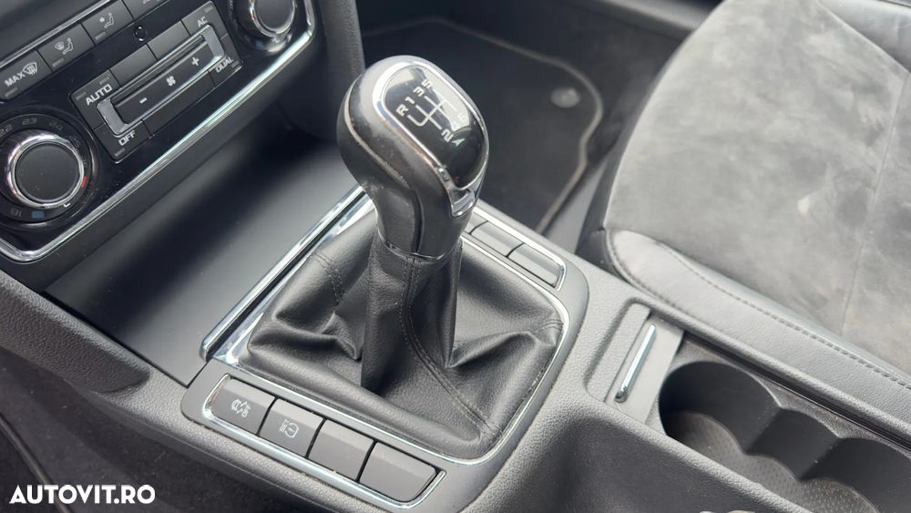 Skoda Superb 2.0 TDI Ambition - 21