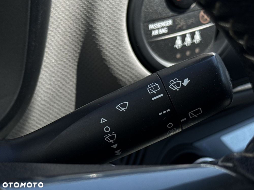 Toyota Yaris Hybrid 100 Premium - 21