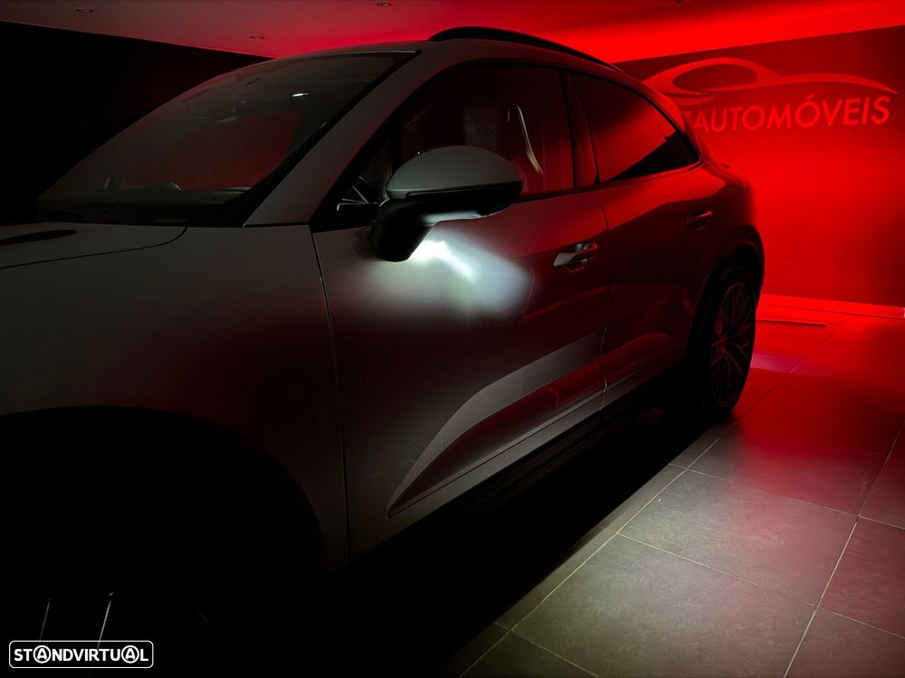 Porsche Macan Electric 4 - 56