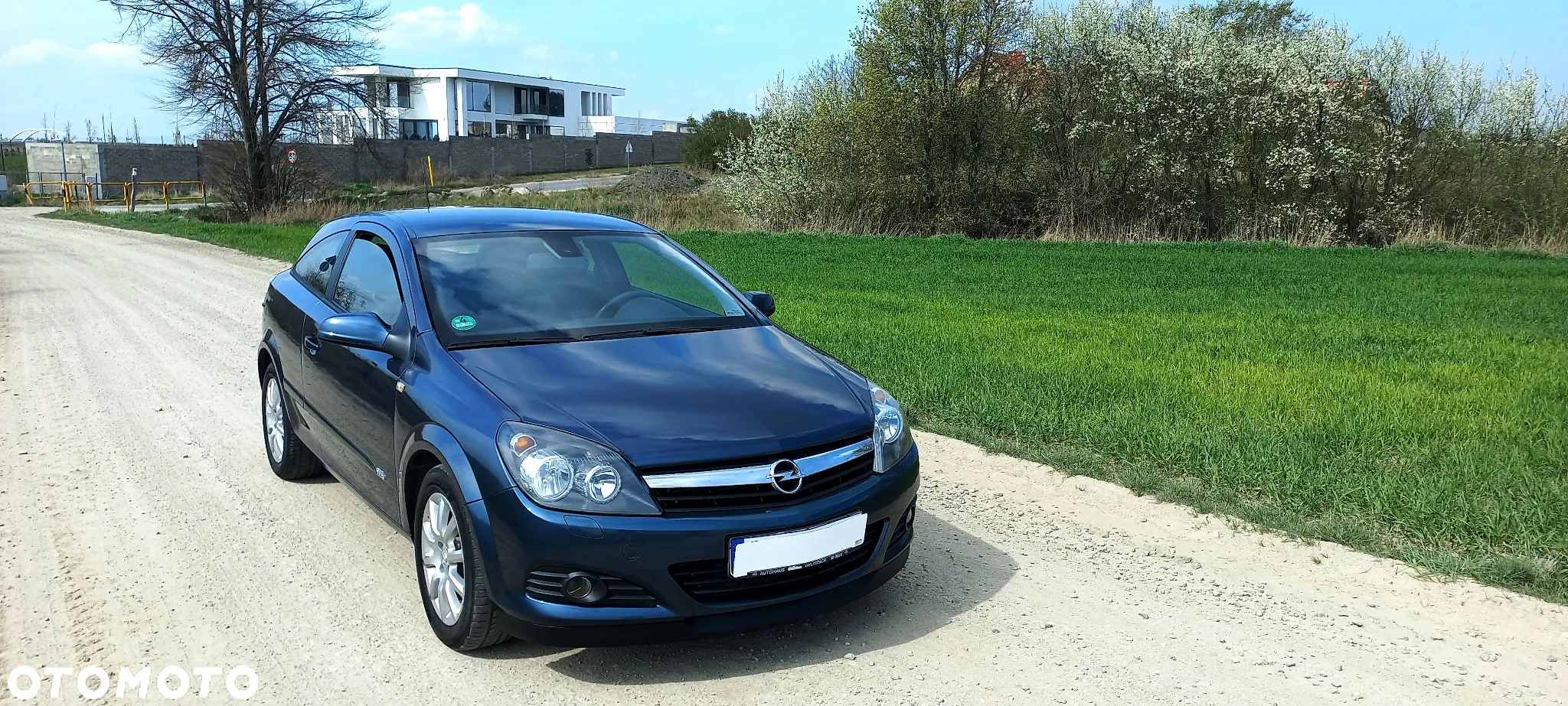 Opel Astra GTC 1.6 - 11