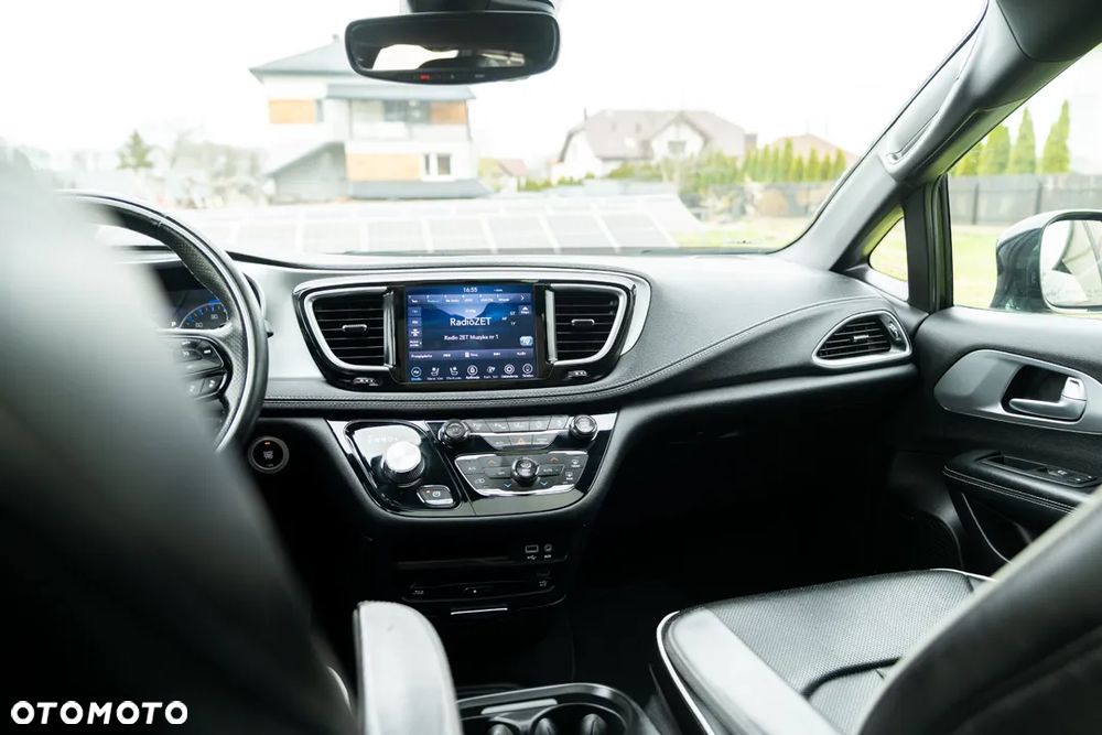 Chrysler Pacifica - 26