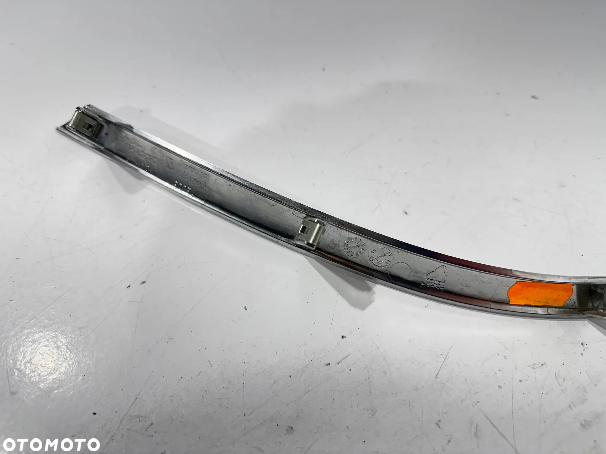 Listwa chrom Piaggio X10 125 PRAWA - 6