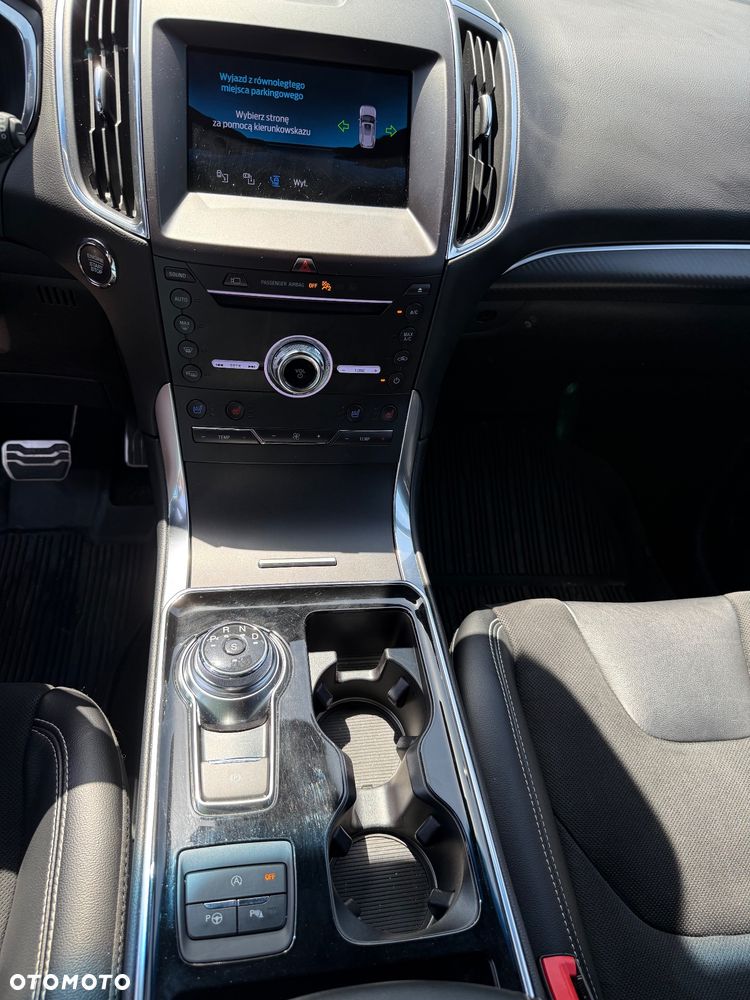 Ford Edge - 10