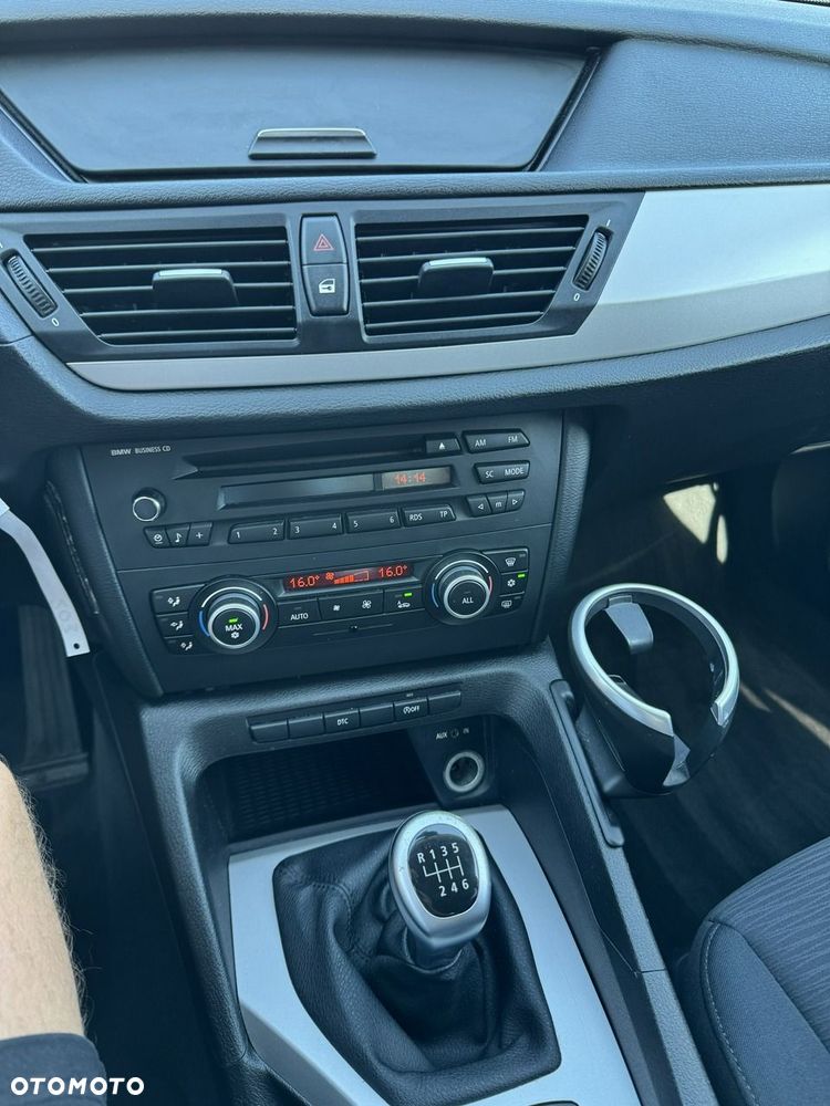 BMW X1 sDrive18d Sport Line - 25