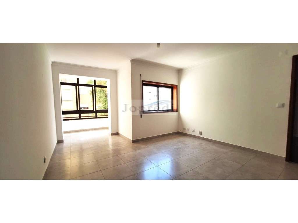 Apartamento T2 com arrecadação - Grande imagem: 2/13