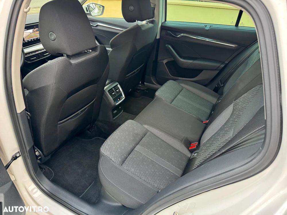 Skoda Octavia Combi Diesel 2.0 TDI Ambition - 4