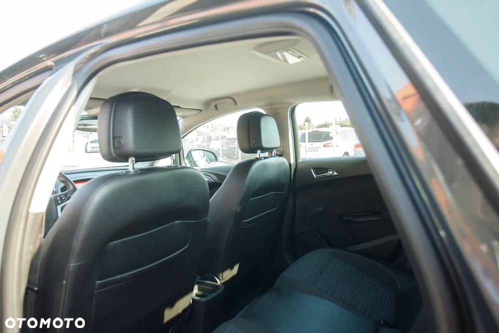 Opel Astra 1.4 Innovation - 19