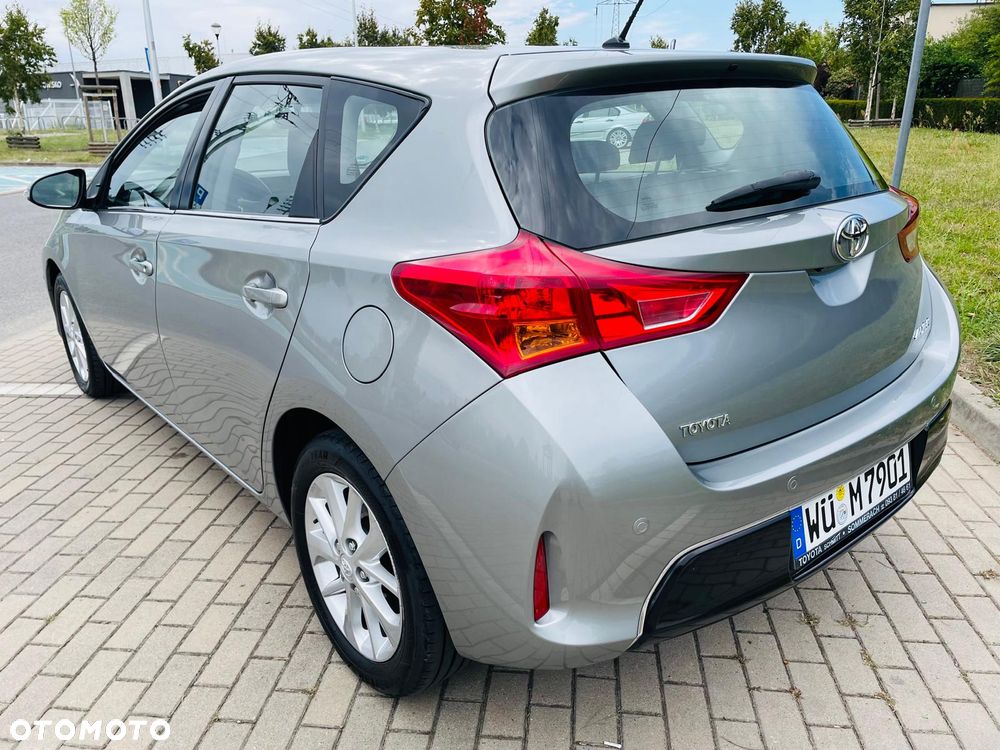 Toyota Auris 1.6 Valvematic Executive - 5