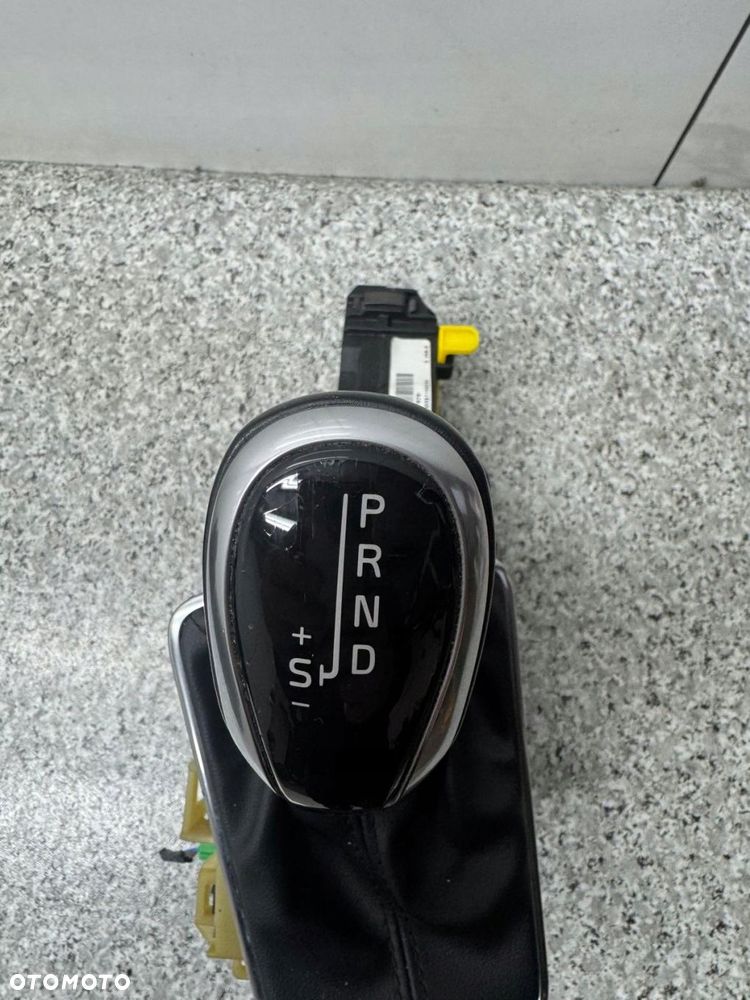 wybierak lewarek gałka zmiany biegów volvo v40 ii 2012-2018r 31367679 - 4