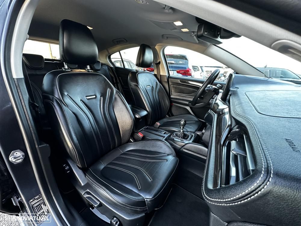Ford Focus 2.0 TDCi EcoBlue Vignale - 6